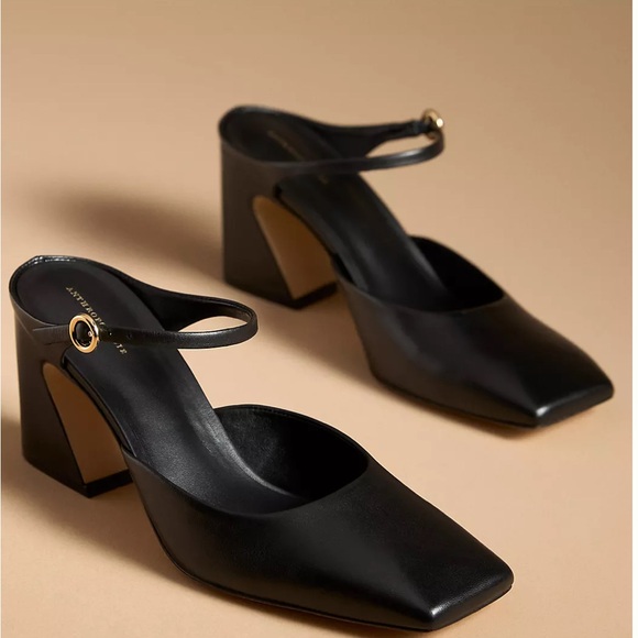 Welcome to my closet all reasonable offers welcome. Thanks for shopping - Picture 5 of 9